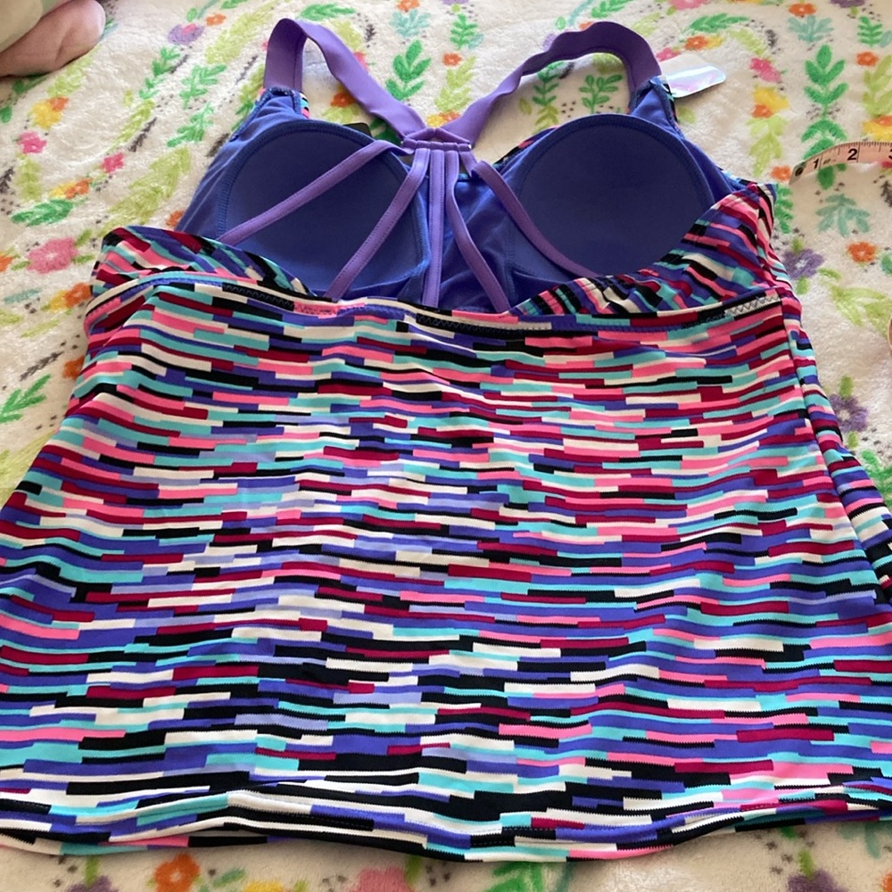 Multiuse Athletic top - Picture 2 of 8